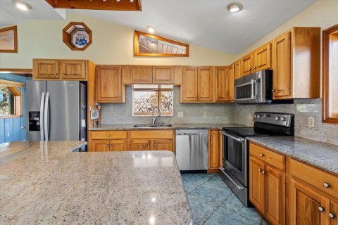 House in Hutchinson Island South, Florida 4 bedrooms, 195.47 sq.m. № 2086912 - photo 9