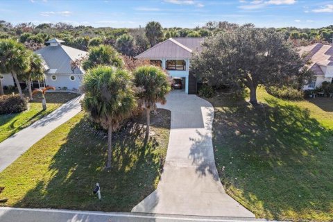 House in Hutchinson Island South, Florida 4 bedrooms, 195.47 sq.m. № 2086912 - photo 5