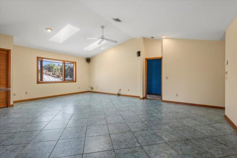 House in Hutchinson Island South, Florida 4 bedrooms, 195.47 sq.m. № 2086912 - photo 12