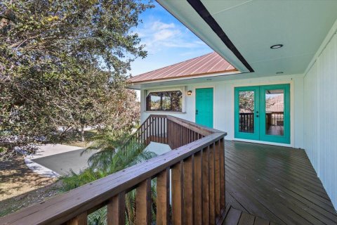 House in Hutchinson Island South, Florida 4 bedrooms, 195.47 sq.m. № 2086912 - photo 24