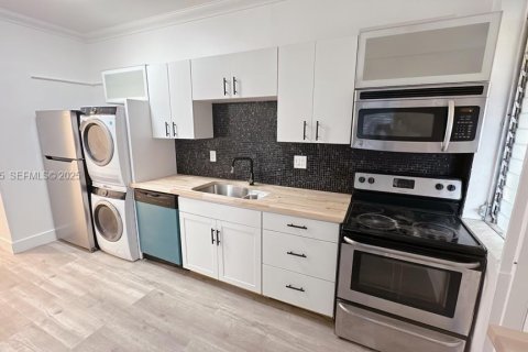 Condominio en venta en Miami Beach, Florida, 2 dormitorios, 59.46 m2 № 1993687 - foto 1