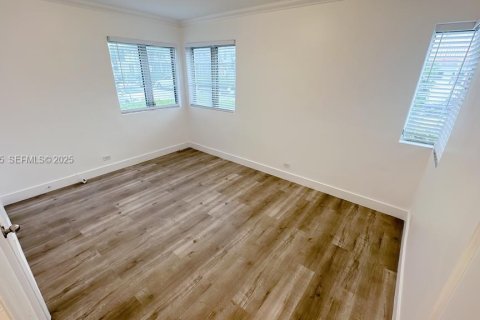 Condominio en venta en Miami Beach, Florida, 2 dormitorios, 59.46 m2 № 1993687 - foto 5