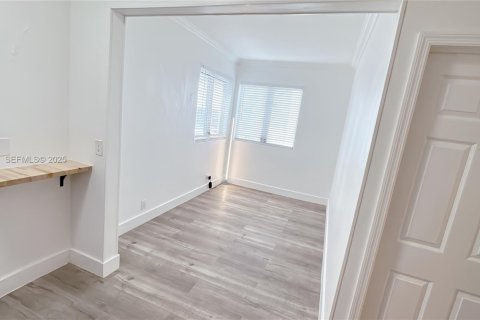 Condominio en venta en Miami Beach, Florida, 2 dormitorios, 59.46 m2 № 1993687 - foto 8