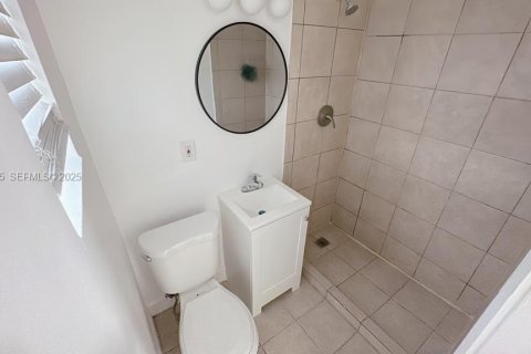 Condominio en venta en Miami Beach, Florida, 2 dormitorios, 59.46 m2 № 1993687 - foto 6