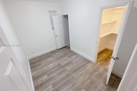 Condominio en venta en Miami Beach, Florida, 2 dormitorios, 59.46 m2 № 1993687 - foto 7