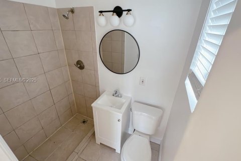 Condominio en venta en Miami Beach, Florida, 2 dormitorios, 59.46 m2 № 1993687 - foto 4