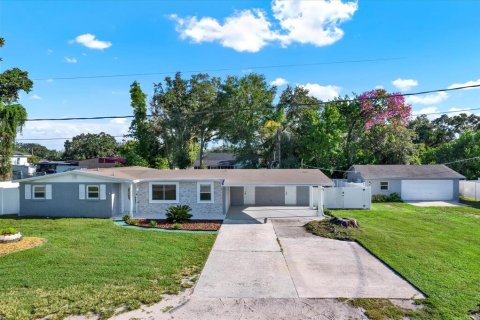 Casa en venta en Brandon, Florida, 6 dormitorios, 209.22 m2 № 1902613 - foto 29
