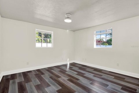 Casa en venta en Brandon, Florida, 6 dormitorios, 209.22 m2 № 1902613 - foto 16