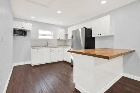Casa en venta en Brandon, Florida, 6 dormitorios, 209.22 m2 № 1902613 - foto 21