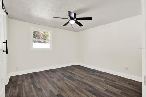 Casa en venta en Brandon, Florida, 6 dormitorios, 209.22 m2 № 1902613 - foto 13