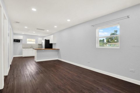 Casa en venta en Brandon, Florida, 6 dormitorios, 209.22 m2 № 1902613 - foto 23