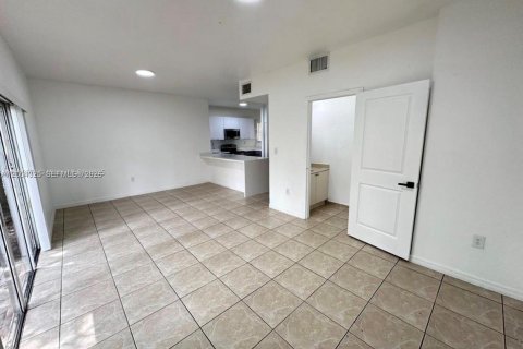 Touwnhouse à vendre à Florida City, Floride: 3 chambres, 141.86 m2 № 2170511 - photo 9