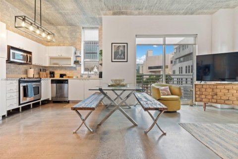 Condo in Miami, Florida, 2 bedrooms  № 1938090 - photo 10