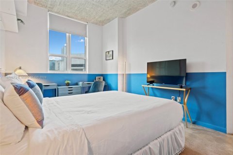 Condominio en alquiler en Miami, Florida, 2 dormitorios, 98.1 m2 № 1938090 - foto 23