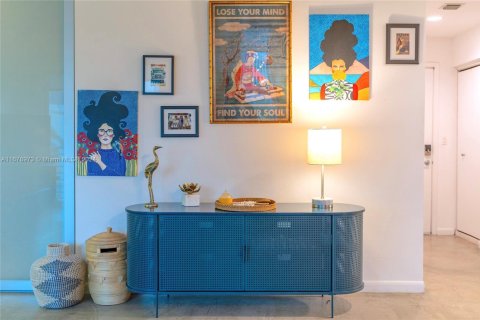 Condo in Miami, Florida, 2 bedrooms  № 1938090 - photo 4