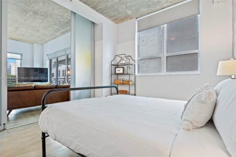 Condominio en alquiler en Miami, Florida, 2 dormitorios, 98.1 m2 № 1938090 - foto 15