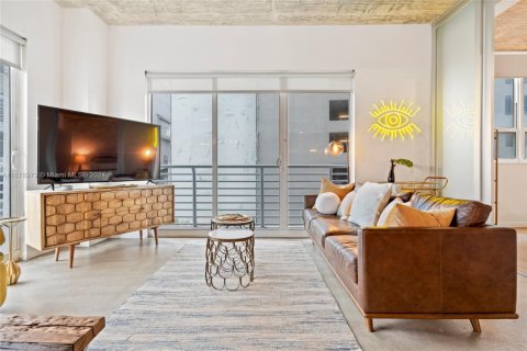 Condo in Miami, Florida, 2 bedrooms  № 1938090 - photo 6