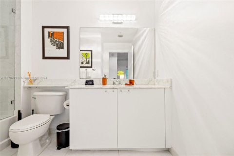 Copropriété à louer à Miami, Floride: 2 chambres, 98.1 m2 № 1938090 - photo 16