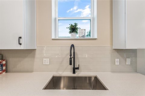 Townhouse in Kissimmee, Florida 3 bedrooms, 134.89 sq.m. № 2379678 - photo 10