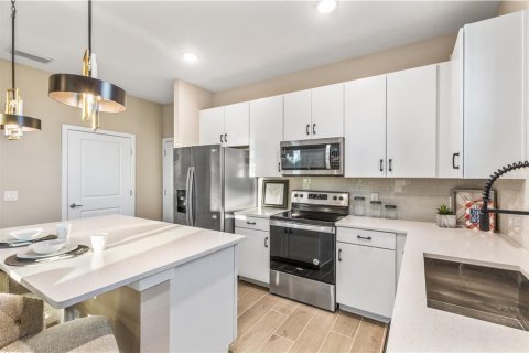 Townhouse in Kissimmee, Florida 3 bedrooms, 134.89 sq.m. № 2379678 - photo 8