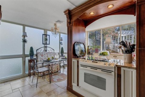 House in Lakeland, Florida 4 bedrooms, 224.45 sq.m. № 2215880 - photo 9