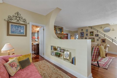 House in Lakeland, Florida 4 bedrooms, 224.45 sq.m. № 2215880 - photo 4