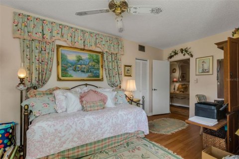 House in Lakeland, Florida 4 bedrooms, 224.45 sq.m. № 2215880 - photo 27