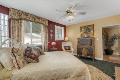 House in Lakeland, Florida 4 bedrooms, 224.45 sq.m. № 2215880 - photo 23
