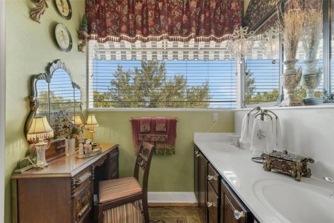 House in Lakeland, Florida 4 bedrooms, 224.45 sq.m. № 2215880 - photo 18