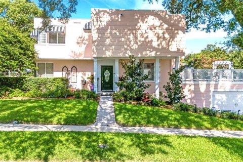 House in Lakeland, Florida 4 bedrooms, 224.45 sq.m. № 2215880