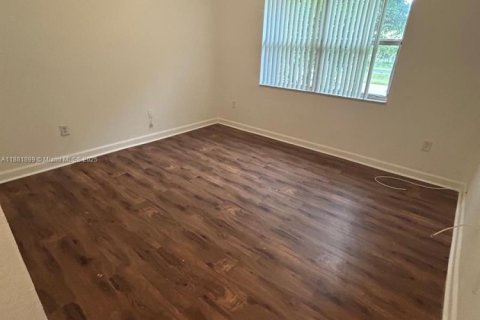 Снять в аренду кондоминиум в Хомстед, Флорида 3 спальни, 98.66м2, № 2038980 - фото 8