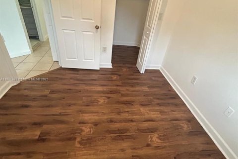 Снять в аренду кондоминиум в Хомстед, Флорида 3 спальни, 98.66м2, № 2038980 - фото 13