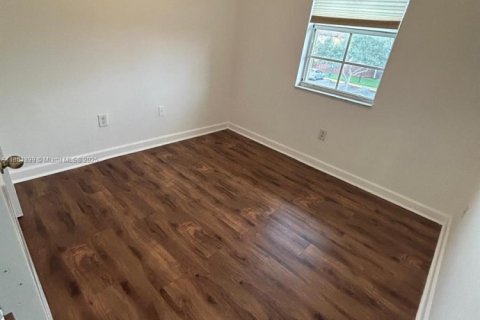 Снять в аренду кондоминиум в Хомстед, Флорида 3 спальни, 98.66м2, № 2038980 - фото 12