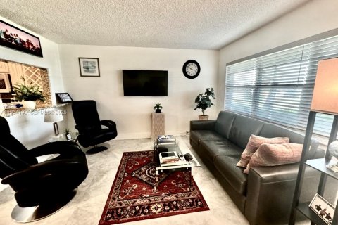 Copropriété à vendre à Hallandale Beach, Floride: 1 chambre, 56.11 m2 № 1992448 - photo 1