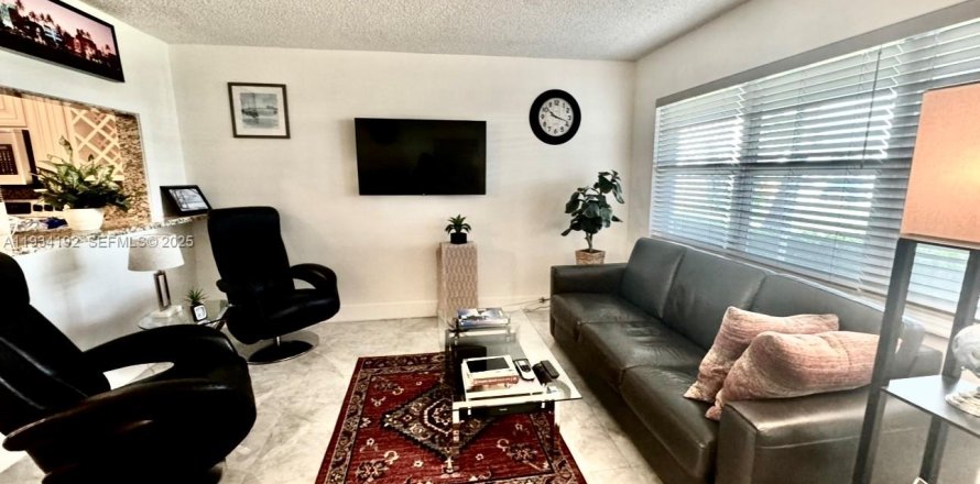 Condo à Hallandale Beach, Floride, 1 chambre  № 1992448