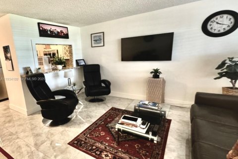 Copropriété à vendre à Hallandale Beach, Floride: 1 chambre, 56.11 m2 № 1992448 - photo 17
