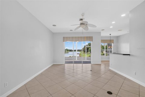 House in Mount Dora, Florida 3 bedrooms, 159.88 sq.m. № 2402758 - photo 15