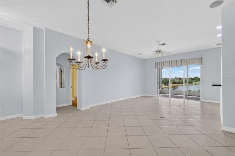 House in Mount Dora, Florida 3 bedrooms, 159.88 sq.m. № 2402758 - photo 3