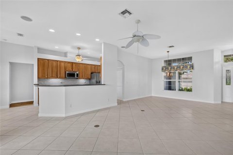 House in Mount Dora, Florida 3 bedrooms, 159.88 sq.m. № 2402758 - photo 14