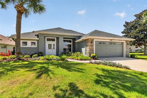 House in Mount Dora, Florida 3 bedrooms, 159.88 sq.m. № 2402758 - photo 6