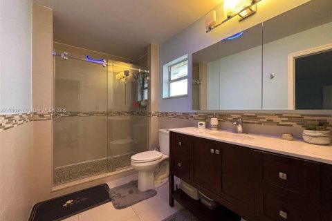 Casa en venta en Hialeah, Florida, 4 dormitorios, 228.63 m2 № 1711950 - foto 21