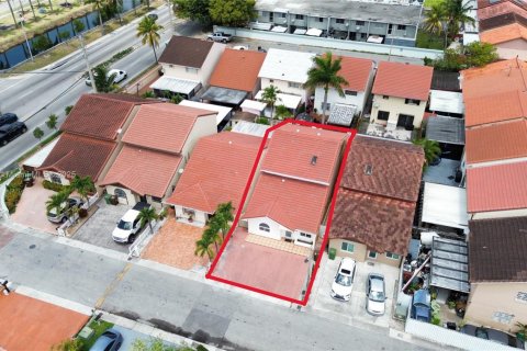 Casa en venta en Hialeah, Florida, 4 dormitorios, 228.63 m2 № 1711950 - foto 5
