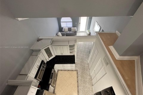 Casa en venta en Hialeah, Florida, 4 dormitorios, 228.63 m2 № 1711950 - foto 12