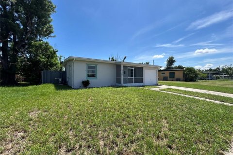 House in Port Charlotte, Florida 2 bedrooms, 60.2 sq.m. № 1825188 - photo 11