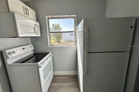 House in Port Charlotte, Florida 2 bedrooms, 60.2 sq.m. № 1825188 - photo 5