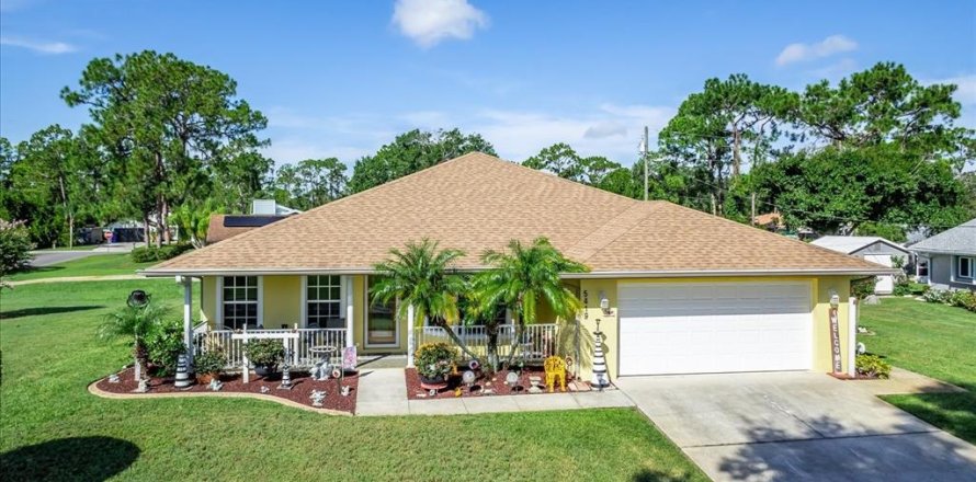 House in Sebring, Florida 3 bedrooms, 151.8 sq.m. № 1884139