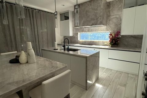 Casa en venta en Orlando, Florida, 4 dormitorios, 269.32 m2 № 1843031 - foto 17