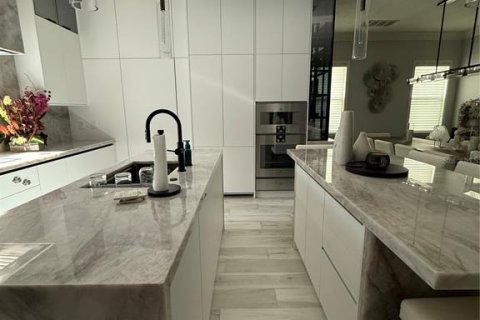 Casa en venta en Orlando, Florida, 4 dormitorios, 269.32 m2 № 1843031 - foto 21