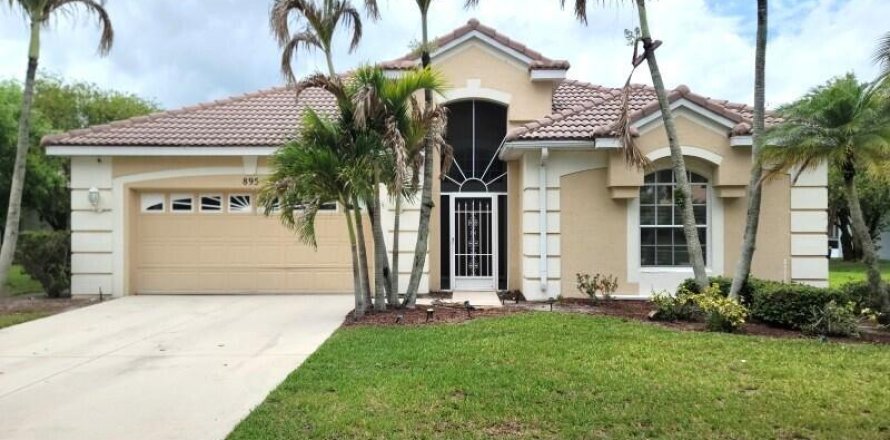 House in Port St. Lucie, Florida 3 bedrooms, 194.44 sq.m. № 2084049