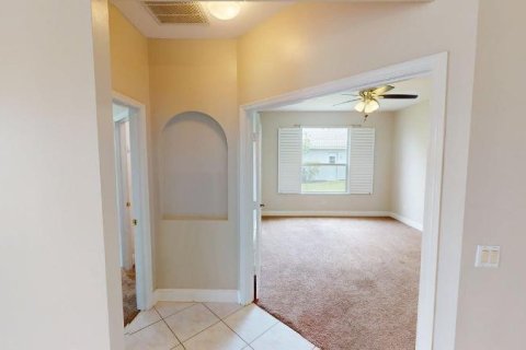 House in Port St. Lucie, Florida 3 bedrooms, 194.44 sq.m. № 2084049 - photo 23
